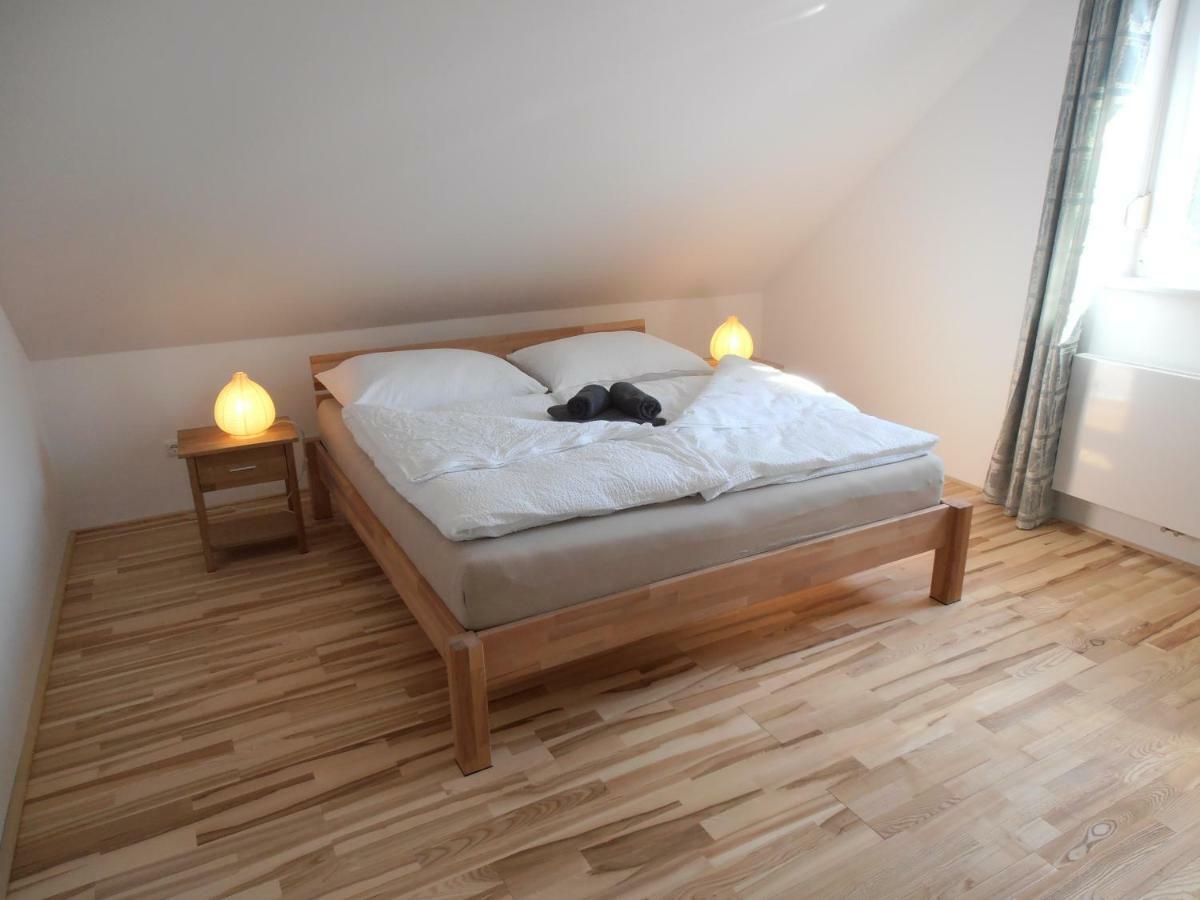 Ferienwohnung Am Kirchberg Йойс Екстер'єр фото